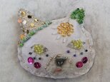 Brooches70 " yellow eye cat "