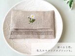 可憐なマーガレット｜手刺繍＆手仕立てのソフトリネンポケットティッシュケースの画像