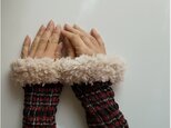 手織り　フィットするカシミヤ タータンチェック　ハンドウォーマー*ファー付の画像
