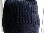 上質ウールで編んだニット帽（黒）の画像