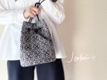 [再販]bag[手織りオーバーショット織  巾着バッグ]グレー×ブラックの画像