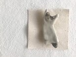 のびのび猫のブローチ（はちわれ猫）