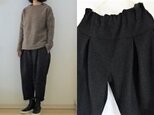 【完成品】濃チャコールグレー杢　圧縮ウールニット　半端丈タックパンツ