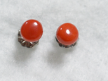（１点もの）イタリア産赤サンゴのスタッドピアス（5.5mm・チタンポスト）