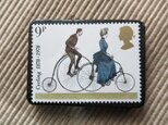 イギリス　自転車切手ブローチ5935の画像