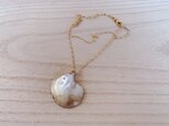 Stone setting shell necklaceの画像