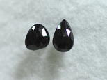 （１点もの）ブラックスピネル・ローズカットのスタッドピアス（チタンポスト）