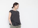 LEE tops / sumi blackの画像