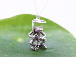 蓮とカエルのシルバーペンダント