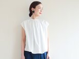 Madeleine blouse / whiteの画像