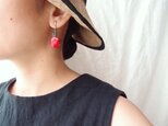送料無料【追加】赤珊瑚とラブラドライトのバイカラーイヤリング／redcoral・nugget × labradorite