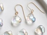 透明感 オーロラクリスタル ピアス｜虹色 水晶 上品 小ぶり 14Kgf 金属アレルギー対応 — Soap bubbles ー