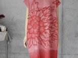着物リメイク 絞り大きな花/チュニックワンピース/フリーサイズ/赤系の画像