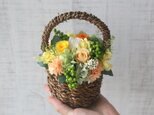 イエローローズのFlower basket (S)の画像