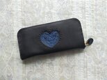 ☆H様特注品☆刺繍革財布『HEART×BLUE』黒（牛革）スリム型ラウンドファスナーの画像