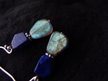 送料無料 バイカラーピアス／ labradorite × lapis lazuli