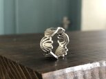 Shell Flower Ring S Silver"シェルモチーフが指を柔らく包み込むリング”の画像
