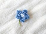 小花 青 ブローチ