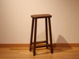 【天然素材ハイスツール】　三大銘木の一つ、ウォルナットを使用