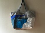 リネンのコラージュと刺し子のバッグ「空に雲湧き上がる」の画像
