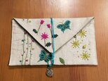 くまもんもん様専用☆一点物☆手刺繍リネンのポーチ（お花畑と蝶々）の画像