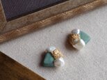 真珠と緑青色の耳飾り　ピアス／イヤリング　f-99の画像