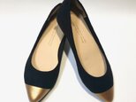 ★23.0cm〜24.5cm・3E★ 歩き易い！バイカラー1.5cmヒールパンプス(ブラック×ゴールド)