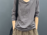 新作 コットンVネック長袖Tシャツ無地ベースシャツトップス  レディース シャツ  ゆるい 秋