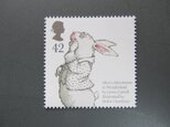 イギリス　童話（絵本）切手ブローチ 6683の画像