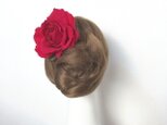 フラメンコ・ベリーダンス・発表会に♡ベロア調の赤い薔薇のヘアクリップ　ダンス　髪飾り　赤い薔薇　ヘアクリップ　バラの画像
