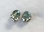 (1点もの)トルマリンのスタッドピアス(ブルー・4.5mm・チタンポスト)の画像