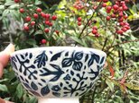 掻き落とし　ご飯茶碗－鳥と南天の画像