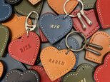 【【名入れ無料】ハートキーホルダー【4種類の金具、栃木レザーヌメ革 6色から選べます♡】
