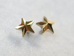 スワロ・金の星のピアス(レア・5mm・クリスタルオーラム・チタンポスト)の画像