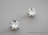 ガラスで作ったメンダコ・ピアス（半透明）