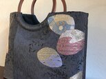 貝模様袋帯の手提げ　丸い木の手