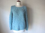 しずくの編み込み模様のセーター　ミントブルーメランジ糸　ラムウールの画像