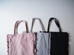 Cotton linen frilled tote bagの画像