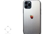【まるで金属のようなiPhoneケース】 iPhoneケースカバー（シルバー×ブラック）赤リンゴ　耐衝撃14/13/12/11~の画像