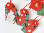 (黒モダン椿)<サイズオーダー可>元巫女が作る花のお守り袋