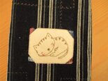 猫刺繍の古布スマホケースの画像