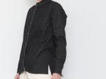 Pintuck band collar shirt / blackの画像