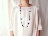送料無料 ラピスラズリのステーションネックレス／lapis lazuli × glass beads
