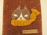 ハチワレ猫の文庫本カバーの画像