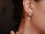 Hem lace / earrings - Pearlの画像