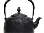 工房和秋 金野和秋作 南部鉄器 鉄瓶 唐菊2L ガス・IH対応 伝統的工芸品 ハンドメイド