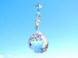 流れ落ちる空色雫*空に映えるサンキャッチャー