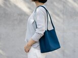 Shiribari tote M ブルーの画像