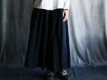 国産リネンスカートパンツ紺の画像