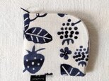型染め 財布「苺の庭」の画像